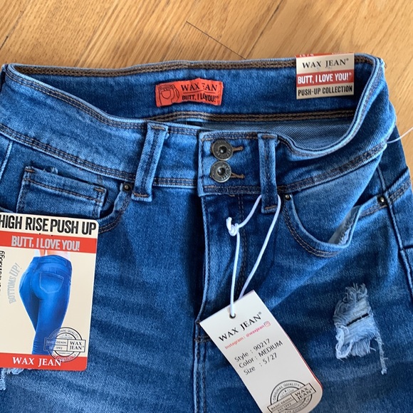 Bundle = Four Tops + Jeans = Great Value! - Picture 13 of 16